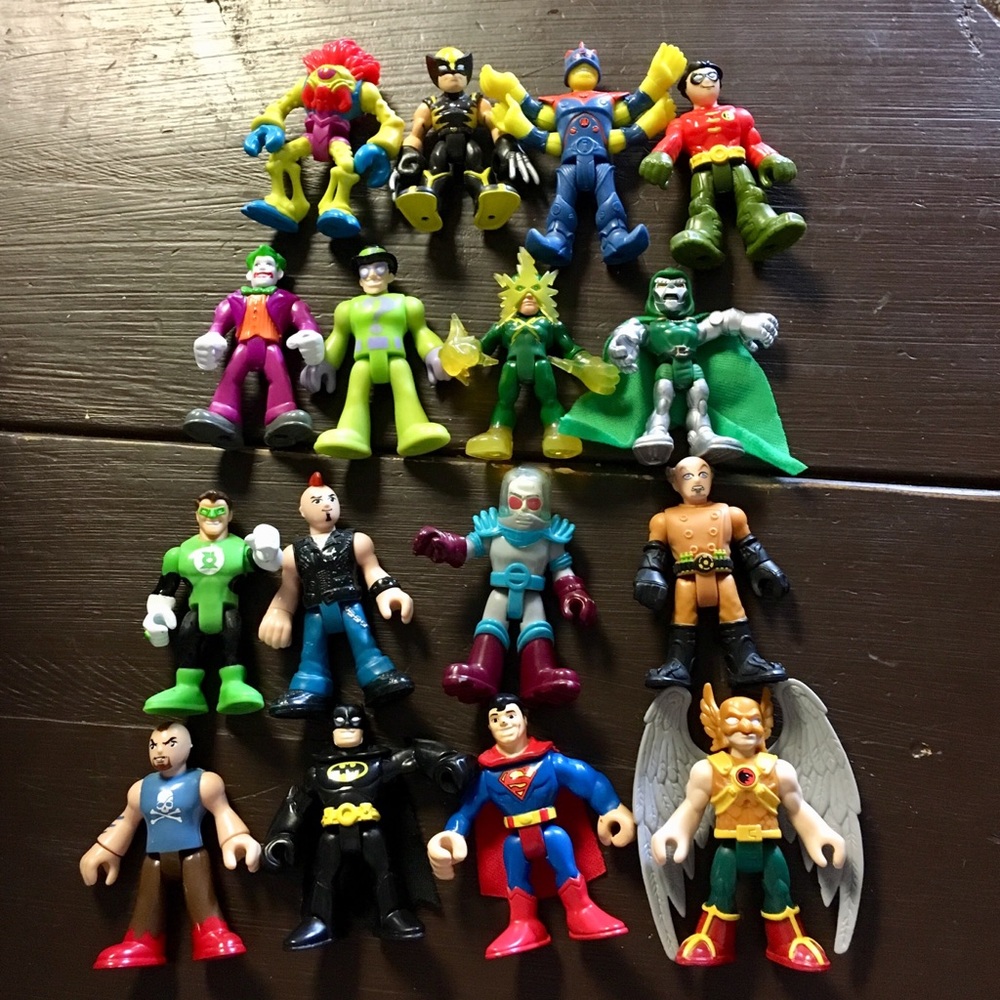 16 piece lot imaginext action figures